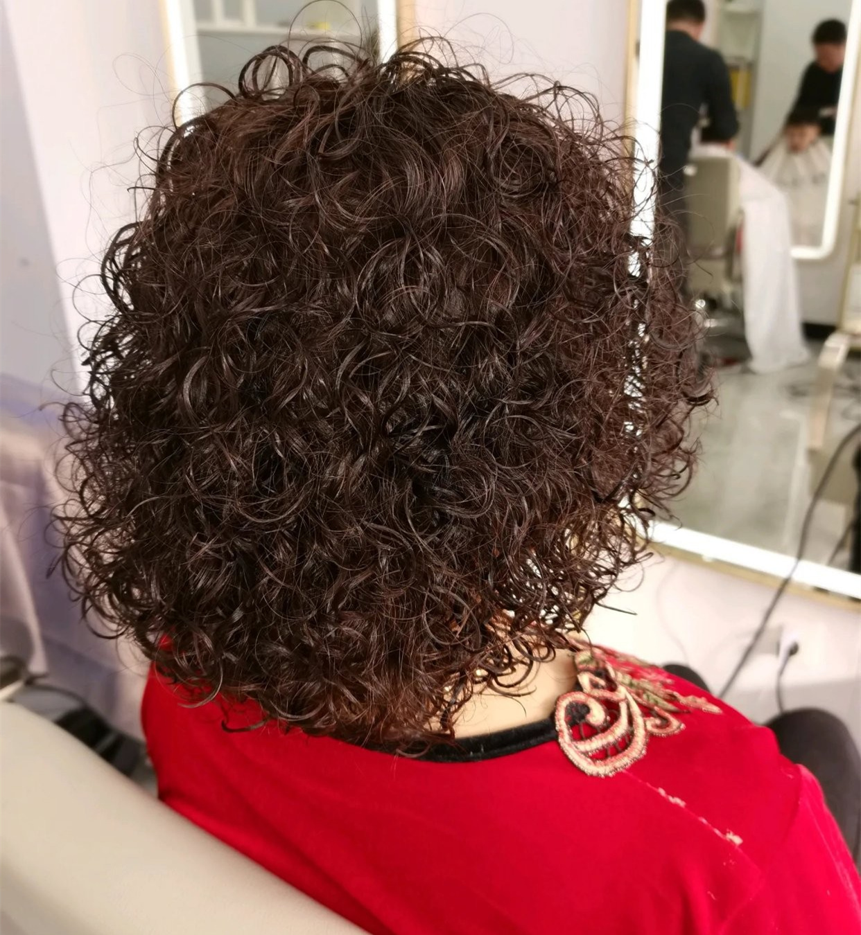 适合五六十岁女人的抱团卷时髦洋气又显发量好打理又显年轻