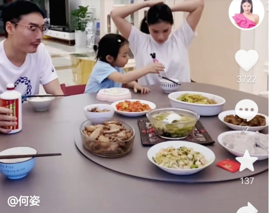 奥运冠军何姿豪宅内景曝光,隔离生活很安逸,网友:待遇还不够好|疫情