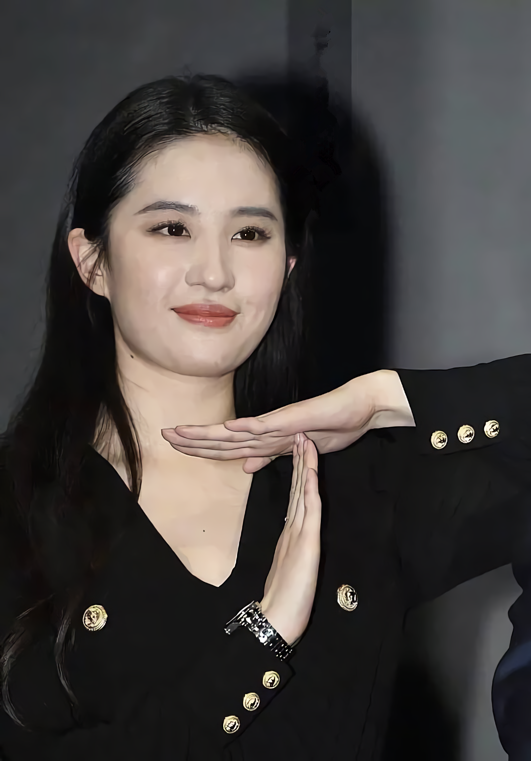 明星p图翻车大盘点热巴忘记p反光关晓彤七根脚趾