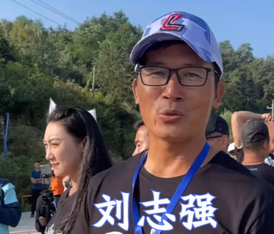 蔡建复出了?自曝出狱后当外卖员,邓刚刘志强会如何看待蔡建呢休闲区蓝鸢梦想 - Www.slyday.coM 蔡建复出了?自曝出狱后当外卖员,邓刚刘志强会如何看待蔡建呢休闲区蓝鸢梦想 - Www.slyday.coM