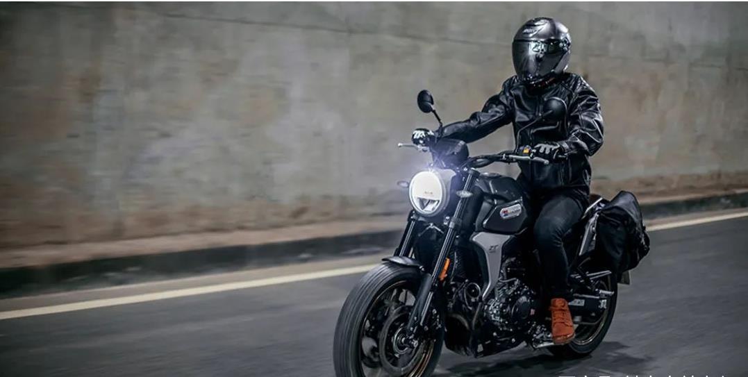 售价2.598w,凯越入门级高性能复古400f正式上市