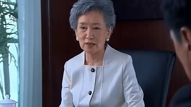 盛夏晚晴天:总裁奶奶与心机女过招,宝刀不老一语道破天机