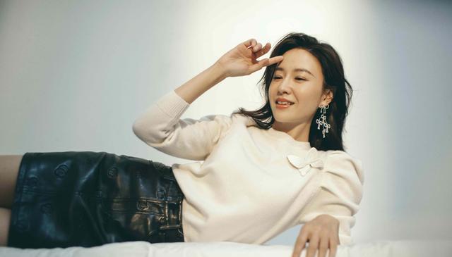 徐囡楠最新写真发布,时尚中透露着优雅|徐楠楠|时尚|电视连续剧_新浪