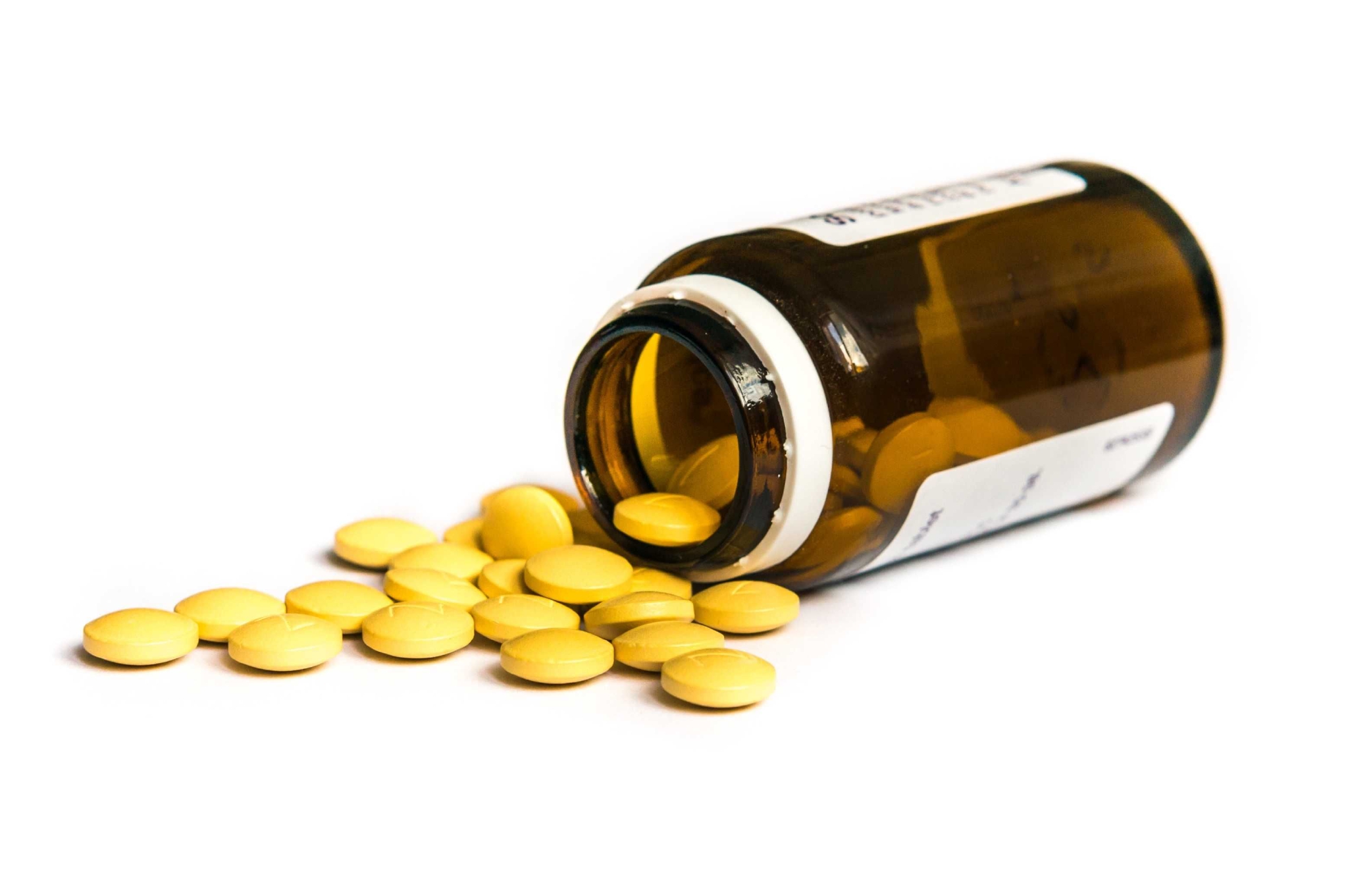 比如维生素b,利福平等药物在治疗期间会导致患者尿液明显加深加黄