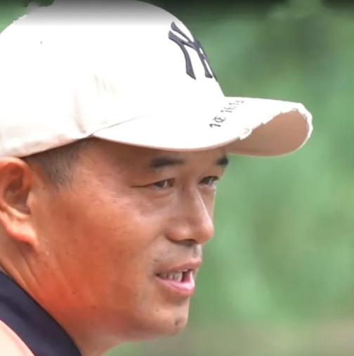 蔡建复出了?自曝出狱后当外卖员,邓刚刘志强会如何看待蔡建呢休闲区蓝鸢梦想 - Www.slyday.coM 蔡建复出了?自曝出狱后当外卖员,邓刚刘志强会如何看待蔡建呢休闲区蓝鸢梦想 - Www.slyday.coM