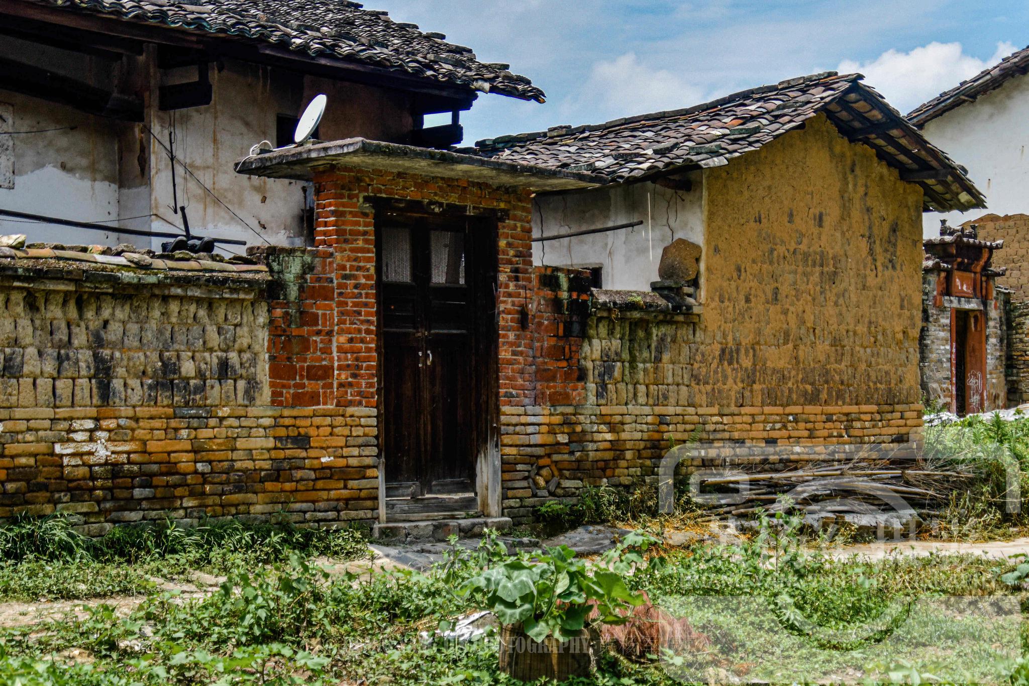 赣州市赣县区南塘镇清溪村老屋墙上发现了旧时标语看看咋样