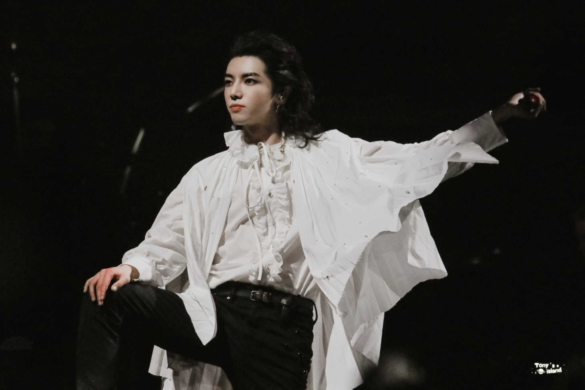 你见过这种的选秀吗？2021华晨宇十佳造型梦回选秀现场休闲区蓝鸢梦想 - Www.slyday.coM