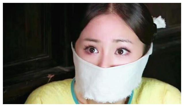 女星被堵着嘴谁最美?赵丽颖演技爆棚,林允儿太可爱,杨幂太天真