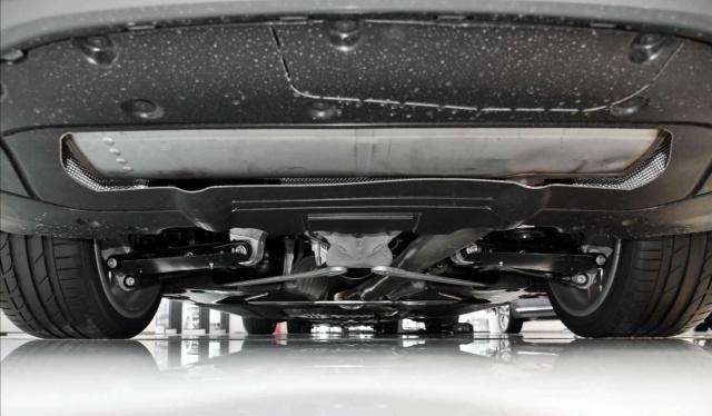 新的宝马7系列有着更为宏伟的外观和新的内饰