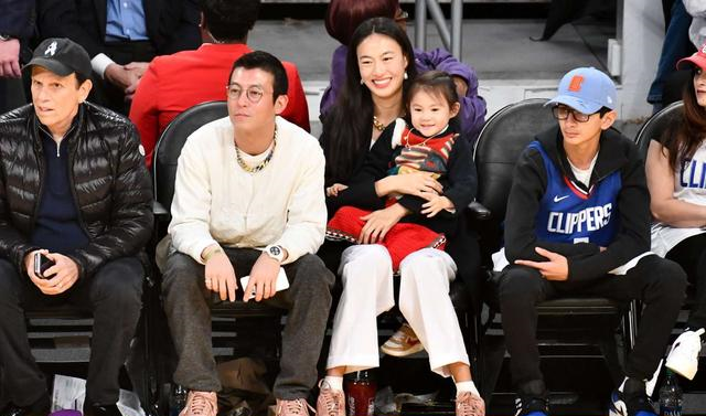 外媒:陈冠希创办潮牌公司因新疆棉事件,低调解约耐克,网友点赞休闲区蓝鸢梦想 - Www.slyday.coM 外媒:陈冠希创办潮牌公司因新疆棉事件,低调解约耐克,网友点赞休闲区蓝鸢梦想 - Www.slyday.coM