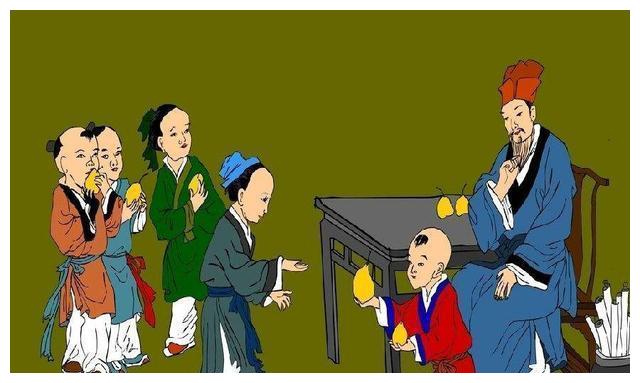 这是孔融小时候的故事,那为什么说长大后的孔融背上了诸多的骂名呢,让