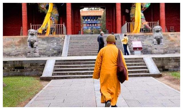 妇人寺庙求子太过灵验众僧人却被抓住归案看知县如何揭开骗局