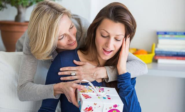 “第一次去女友家,坐立难安,过度紧张”见家长的正确姿势是啥?休闲区蓝鸢梦想 - Www.slyday.coM “第一次去女友家,坐立难安,过度紧张”见家长的正确姿势是啥?休闲区蓝鸢梦想 - Www.slyday.coM