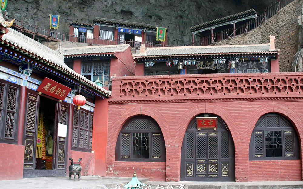 龙母携五龙已在此修行多年 于是田志超与龙母打赌斗法 输的一方永远不