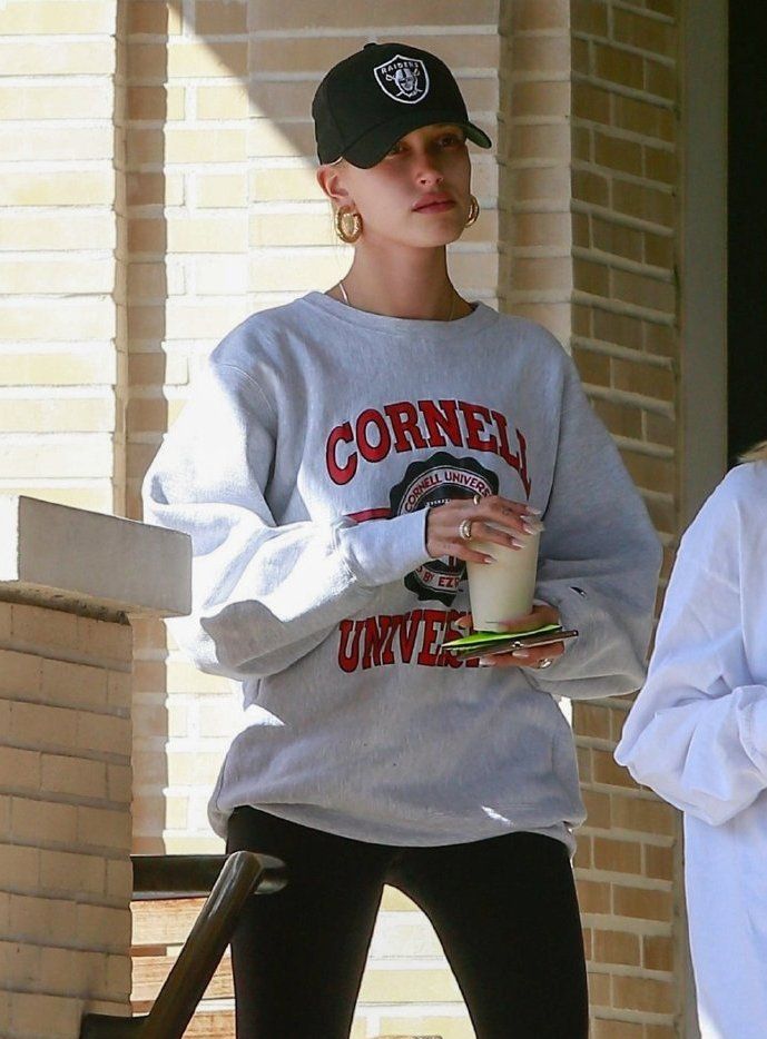 1 / 6 海莉·比伯(hailey bieber),原名海莉·鲍德温(hailey baldwin)