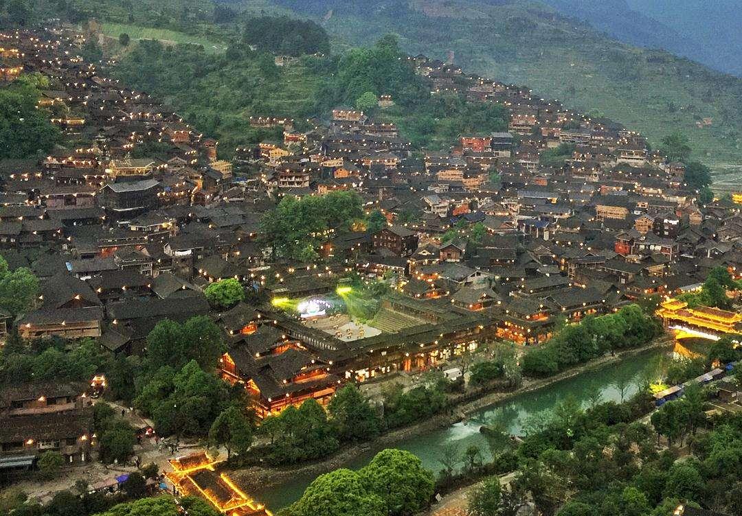 "中国最美县城"横空出世,民族特色十足,去了就不想离开!