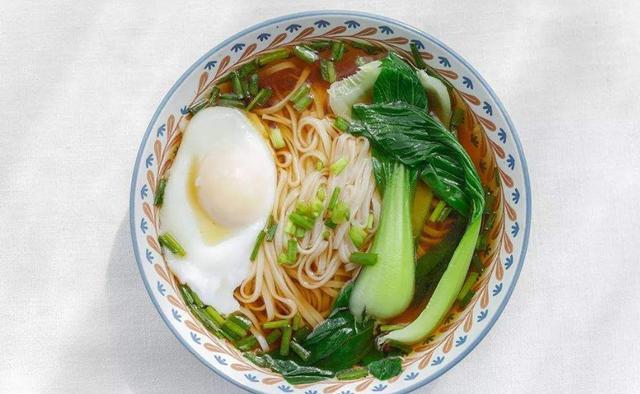 8块钱一碗的早餐面,汤清面韧唇齿留香,早起1小时也要来吃