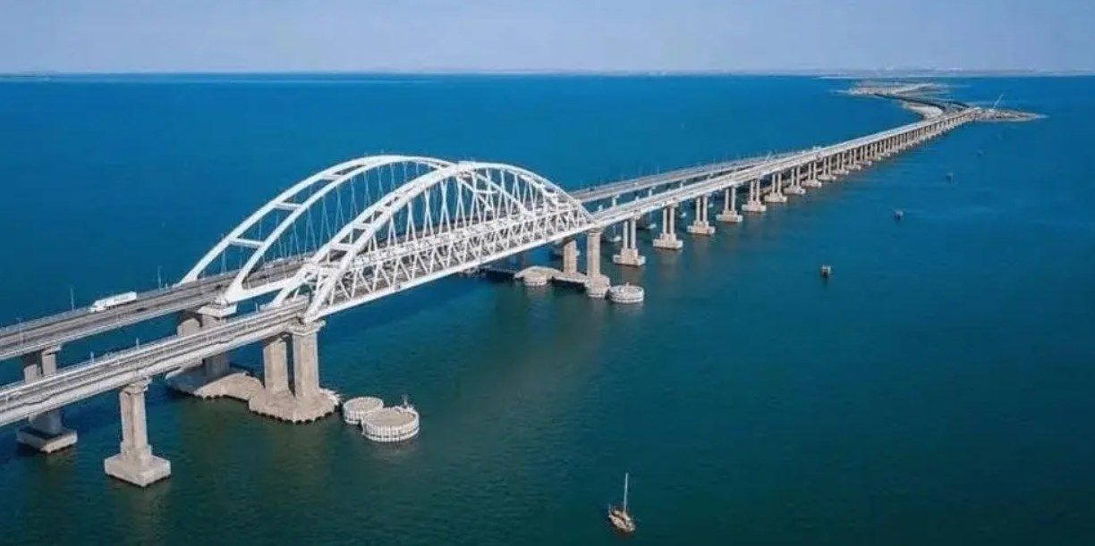 俄罗斯举行胜利日阅兵，乌军打算搞事情：炸掉克里米亚大桥休闲区蓝鸢梦想 - Www.slyday.coM