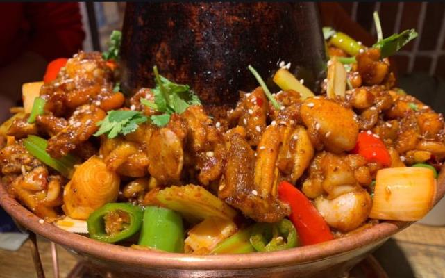 掏出现金的那一刻,中国小伙不淡定了|沈易|迪拜|饭店_新浪新闻