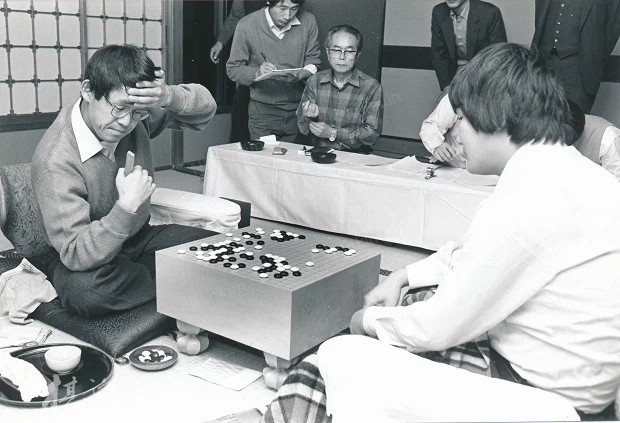 小林光一厚积薄发，登上名人位——日本围棋百大奠基人077|坂田荣男|加藤