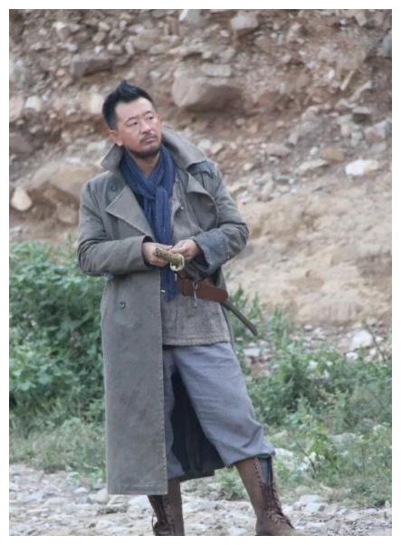 正当大众逐渐熟悉了"石林","余味"之后,黄海波突然挖掘了新的角色,"李