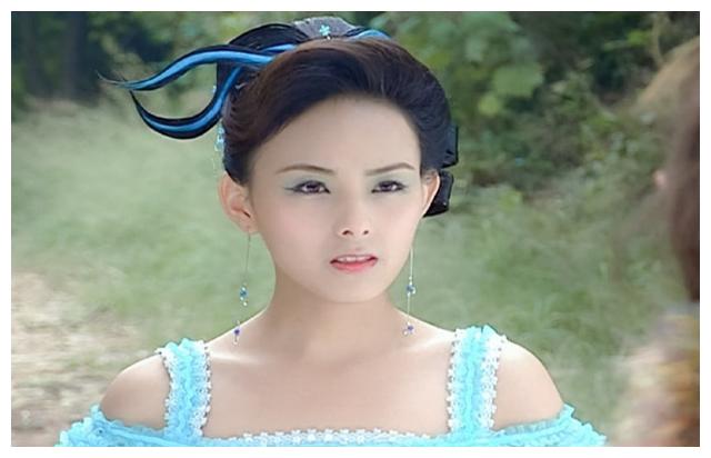 蓝儿 曹艳饰演青儿是七姐妹中容颜最出众的,因为天生丽质,为董永的