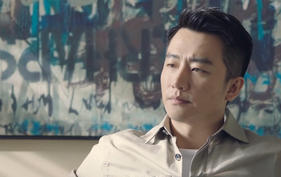 完美关系:黄轩宣告主权,当男朋友面吻佟丽娅,佟丽娅反应太可爱