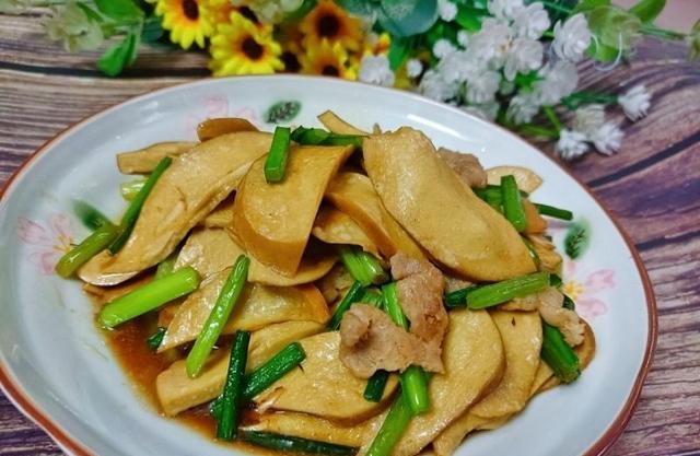 嘿嘿,没想到素鸡这么炒起来好好吃
