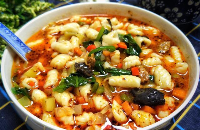 今天分享给大家一款好吃的家常饭烩麻食