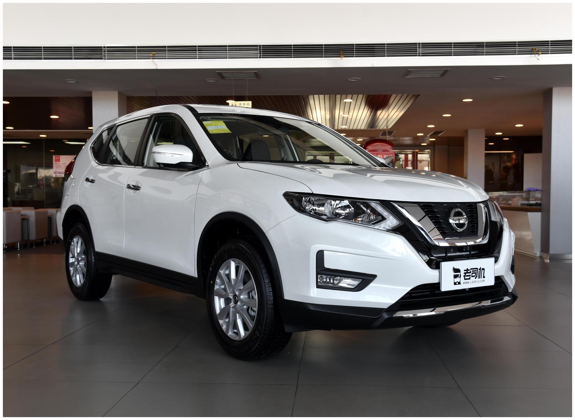 实拍奇骏轴距2706mm配胎压显示屏20lcvt仅18万