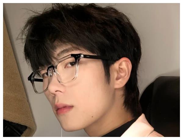 北方的烈阳公开律师函却暴露自己真实姓名粉丝直呼一大惊喜