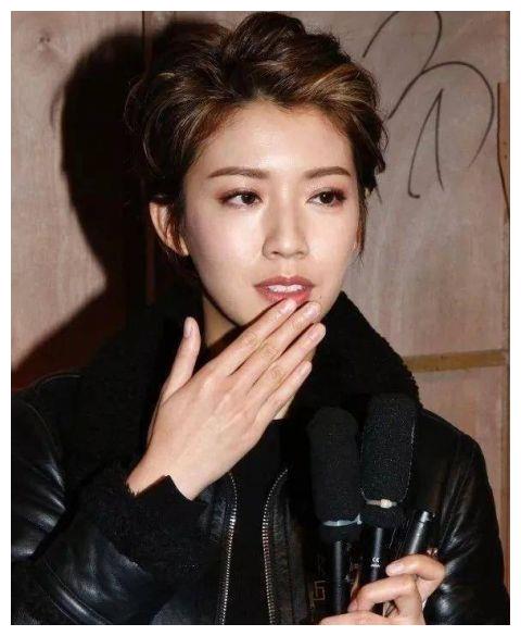 为事业密封爱情tvb小花蔡思贝同时穿梭两剧争视后机会大增