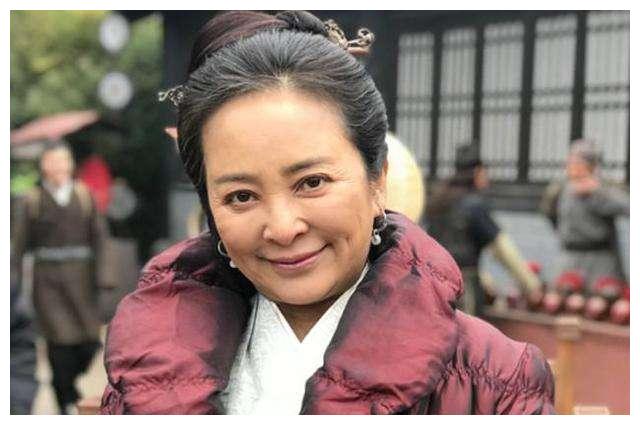 老戏骨嫁日本美国法国也不嫁中国,原因让人没法接受|锦衣之下|李勤勤