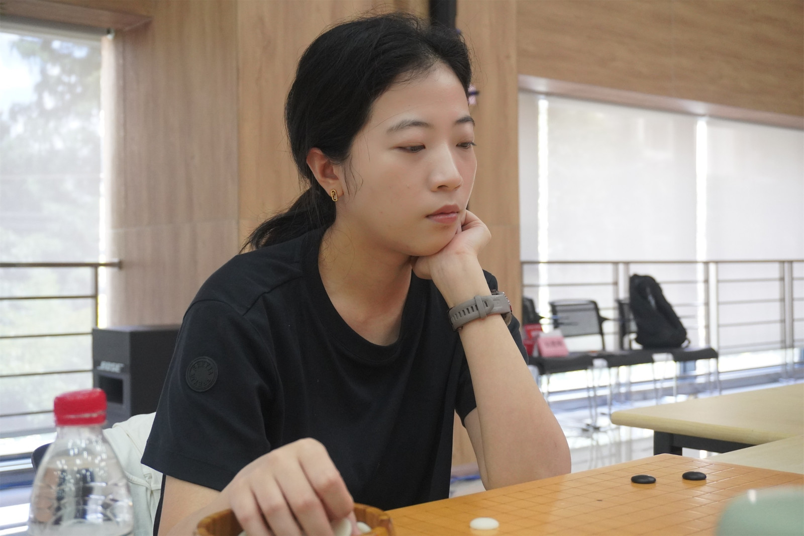 建桥杯於之莹力战胜王爽 明日与李赫争夺4强席位