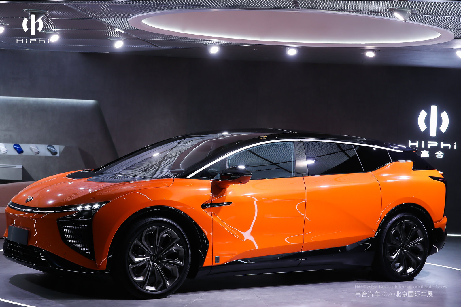 可进化纯电超跑suv 高合hiphi x与特斯拉北京车展"面对面刚"