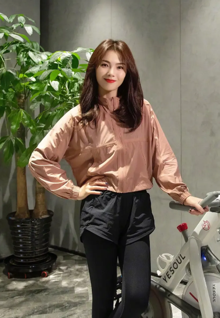 刘涛晒动感单车运动照时尚有活力 知性温婉__财经头条