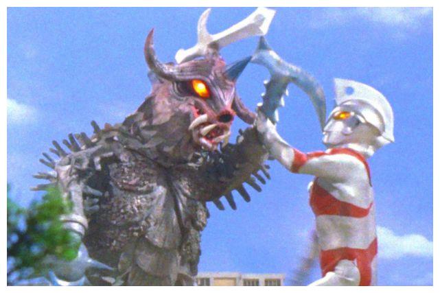 尾巴-克拉勃王克拉勃王是由黑蟹和宇宙怪兽融合而成的,这种蟹有一个长