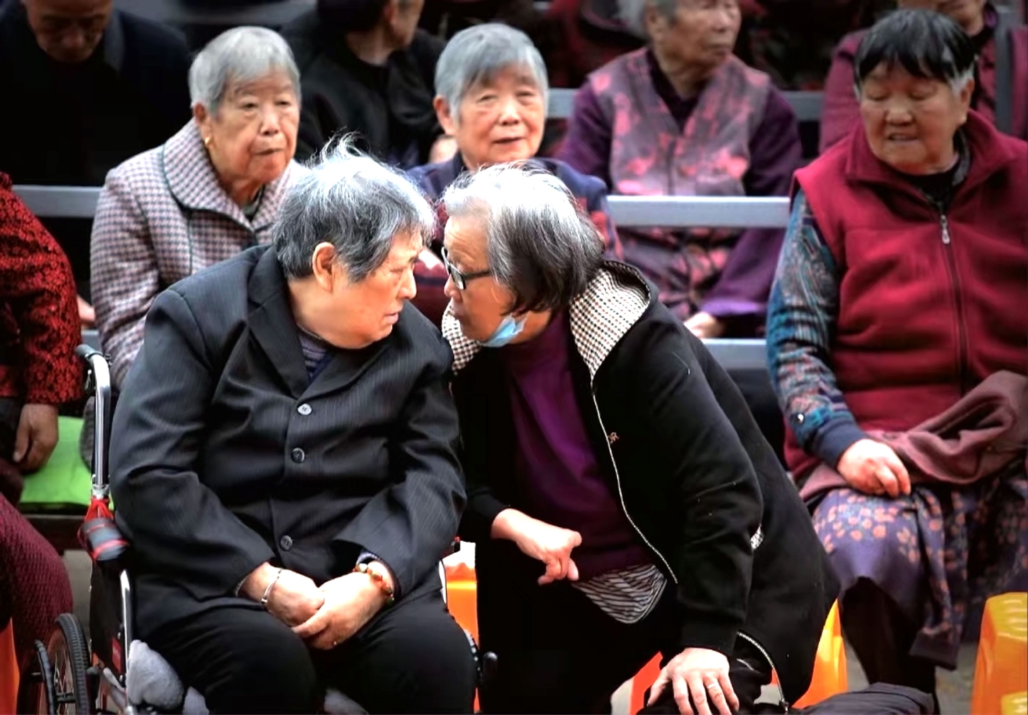 龙城乡情：乡村大戏热闹开场 乡里乡亲喜气洋洋