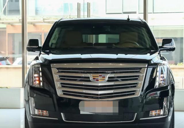 凯瑞德escalade平静的外表神秘迷人