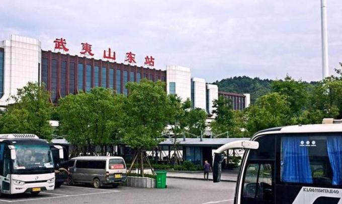 当武夷山东站正式改名为南平市站的消息传出时,这对于大多数旅客,尤其