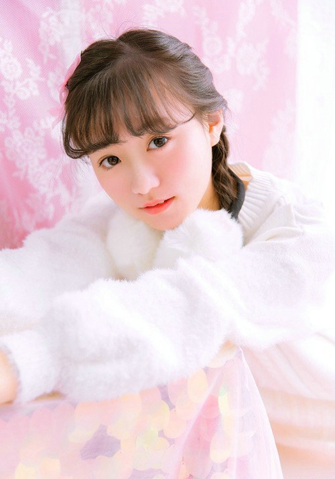 清纯麻花辫韩系女孩粉色少女心秀气写真
