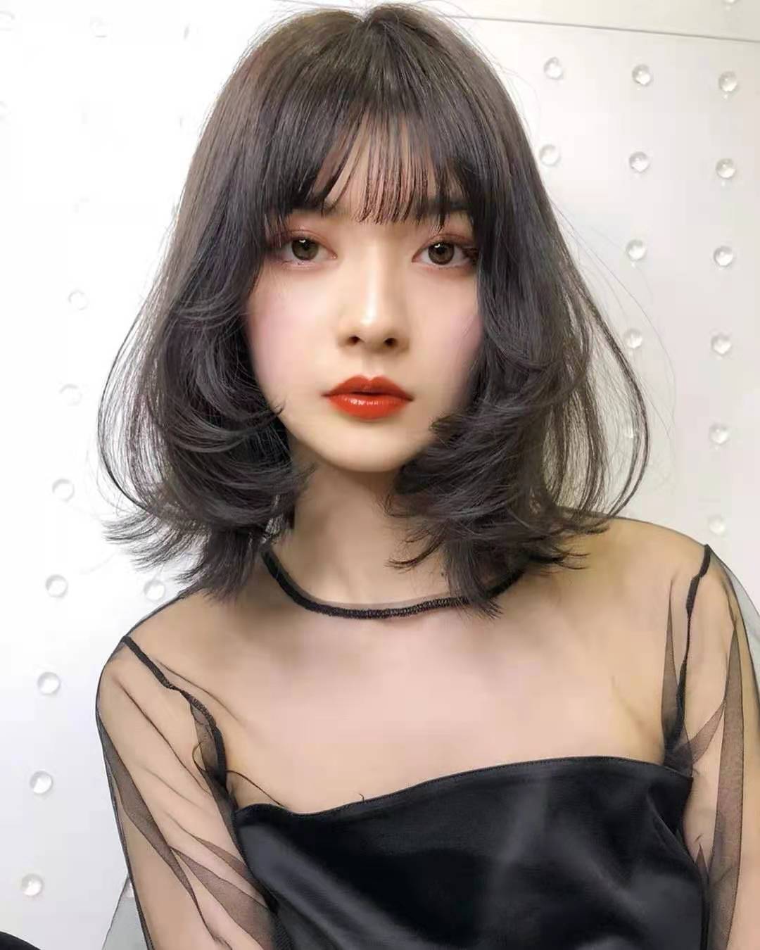 适合圆脸方脸女士,简约时尚又高级|发型|刘海|锁骨_新浪新闻