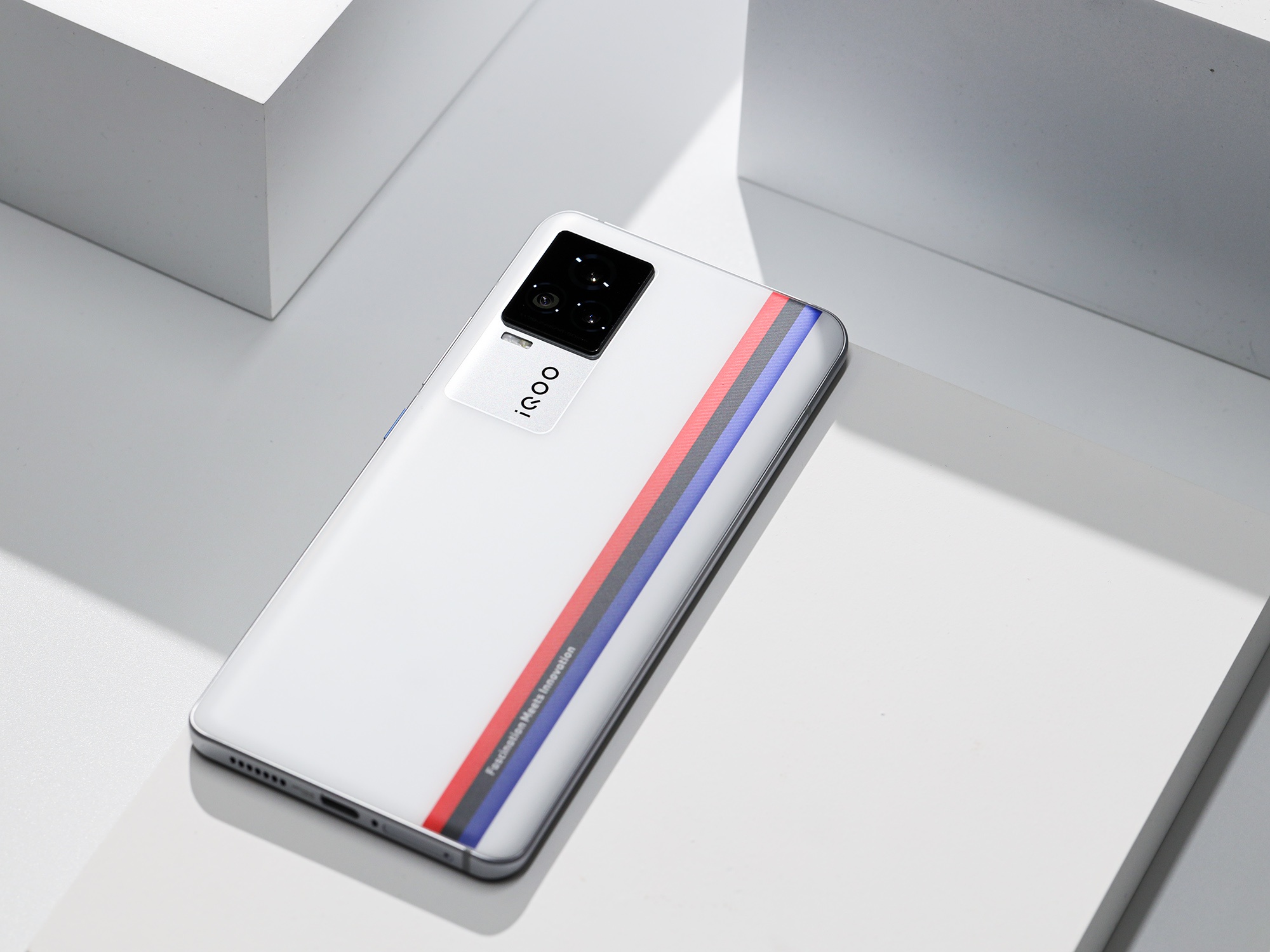 实力强悍的旗舰速度美学 iqoo 7传奇版图赏