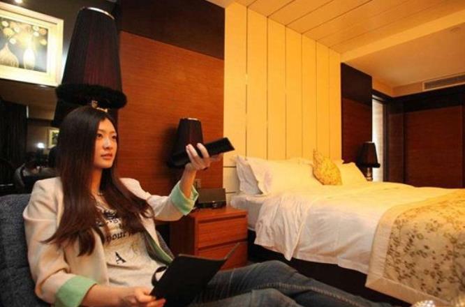 "仙人跳"套路近年来,"仙人跳"事件越来越多,经常发生在经济型快捷酒店