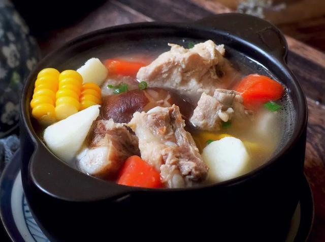 排骨汤这样做最好喝,汤鲜味美,清淡不油腻,冬日暖胃必备!