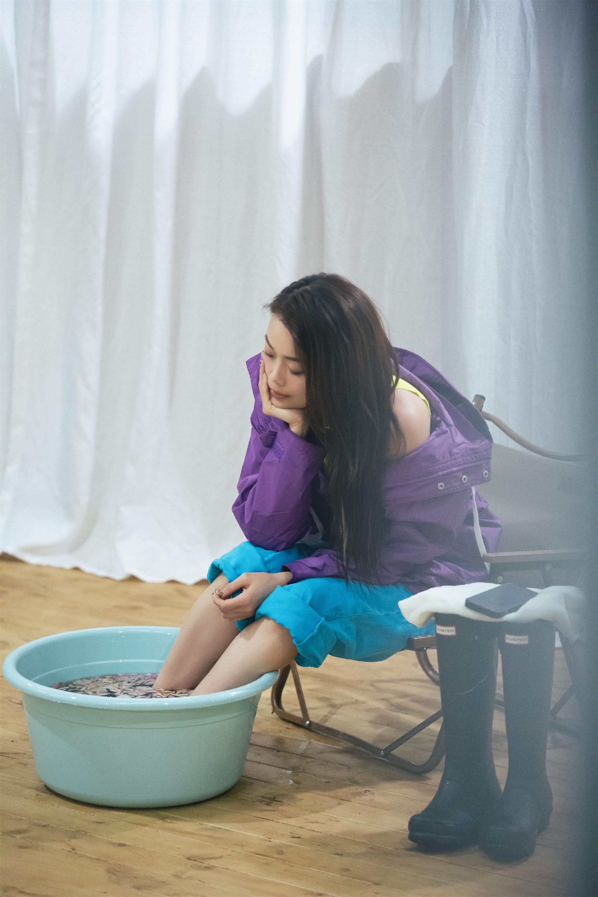 容祖儿牧野家族遇爱自己课题野玫瑰泡脚解锁养生新方式