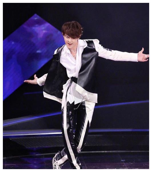 汪东城大跳地板舞网友直呼辣眼睛金星表情真相了