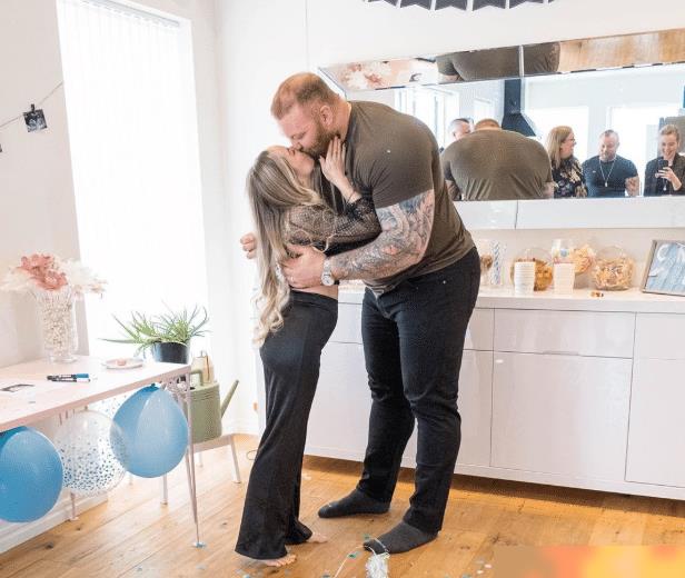 权力的游戏魔山打破世界硬拉纪录