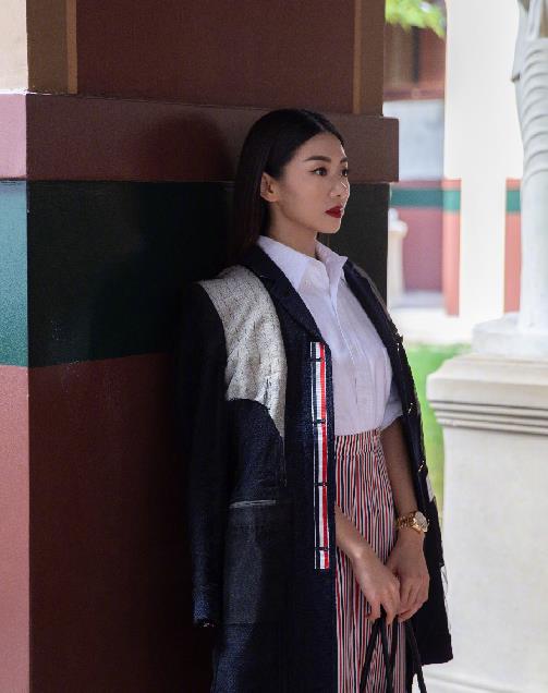没想到"程晓玥"也有这么高级一面,西服内搭白衬衫