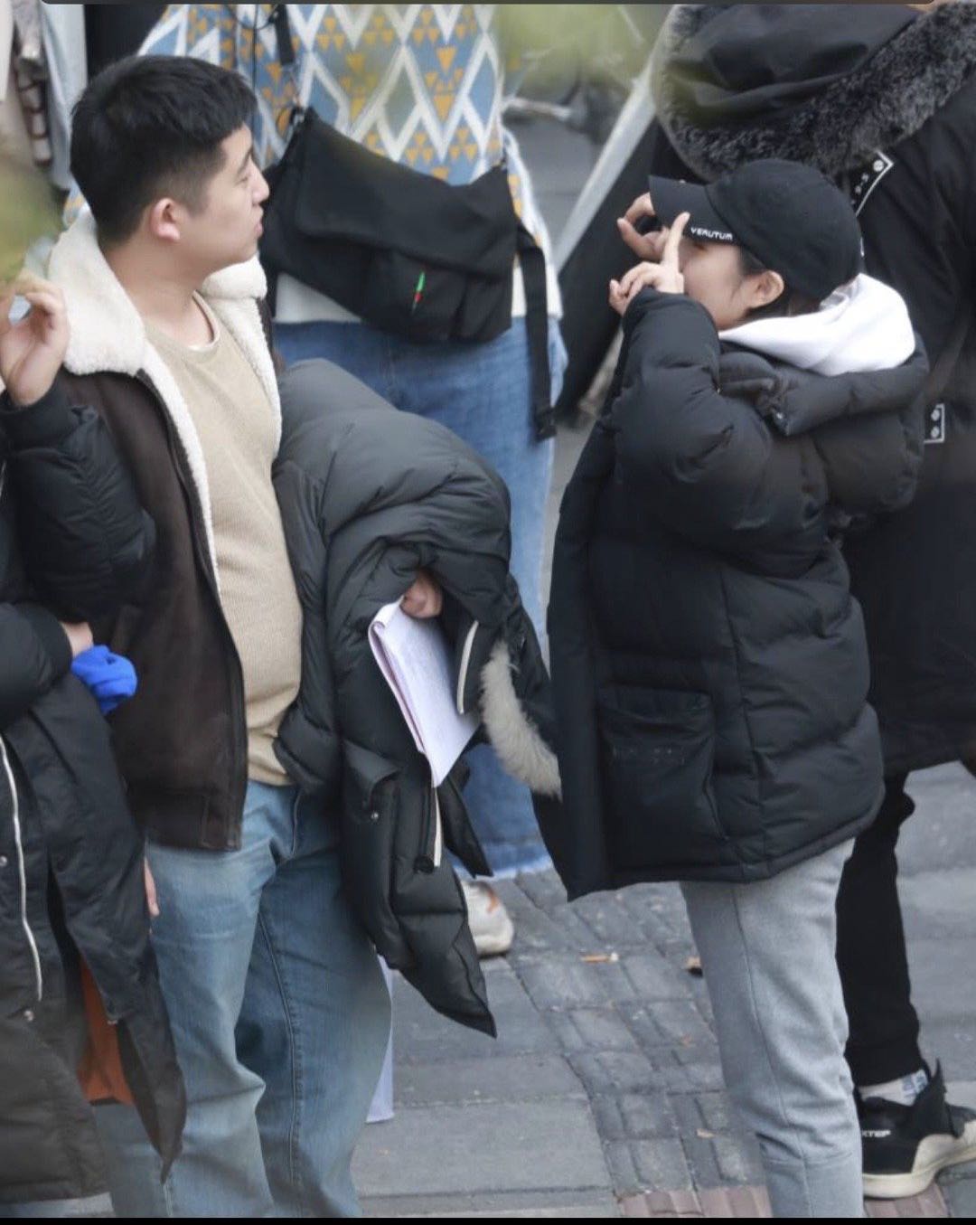 粉丝脱粉回踩曝朱一龙恋情,结果尴尬了,实则助理女友